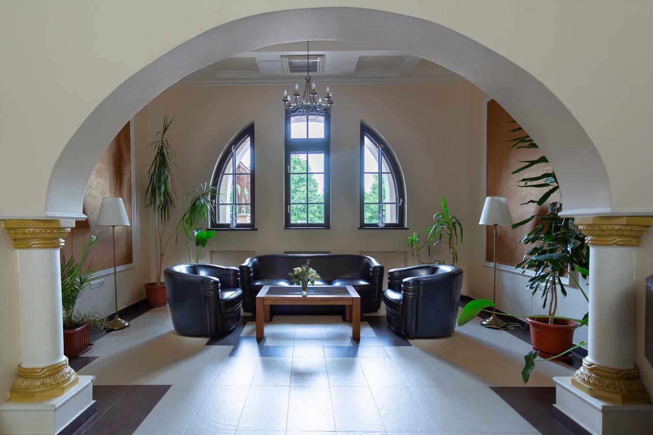 Casa Danielescu Hotel Targu Jiu Ngoại thất bức ảnh