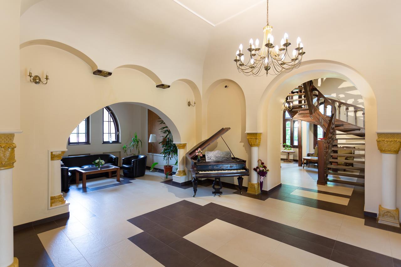 Casa Danielescu Hotel Targu Jiu Ngoại thất bức ảnh