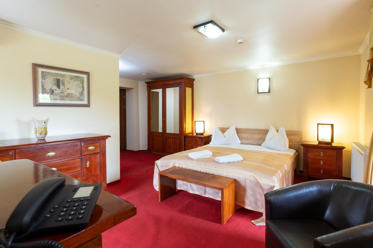 Casa Danielescu Hotel Targu Jiu Ngoại thất bức ảnh