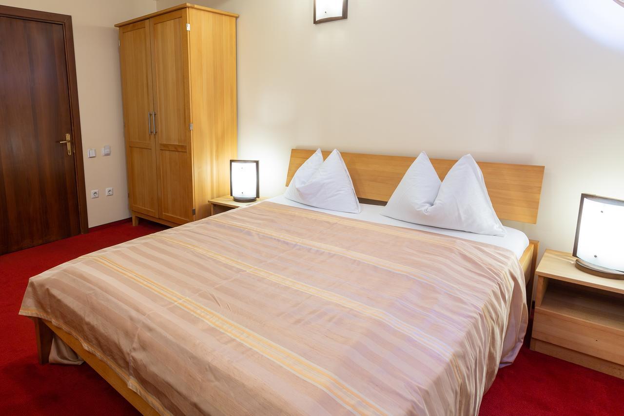 Casa Danielescu Hotel Targu Jiu Ngoại thất bức ảnh
