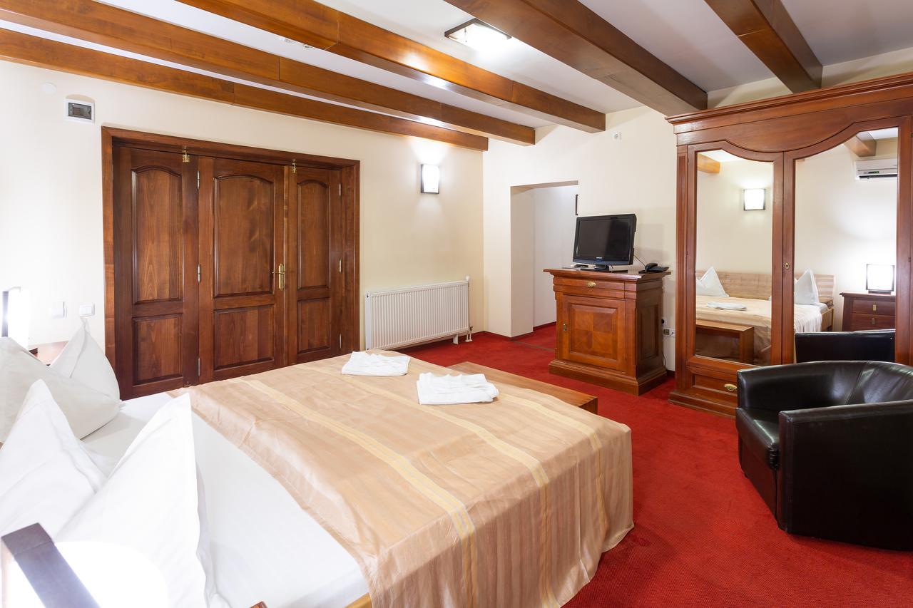 Casa Danielescu Hotel Targu Jiu Ngoại thất bức ảnh