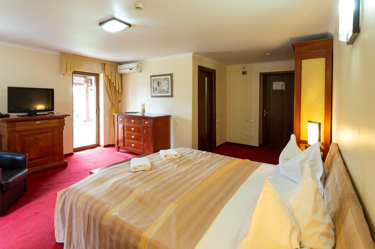Casa Danielescu Hotel Targu Jiu Ngoại thất bức ảnh